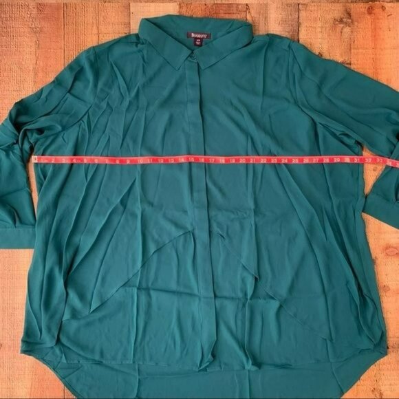 Roaman’s women’s plus size Georgette Overlay Big Shirt button up front blouse - Picture 2 of 6